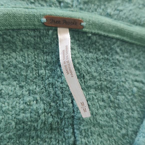 Free People Reverie Emerald Aura Nubby V Neck Pullover Sweater Size Medium - Picture 4 of 5